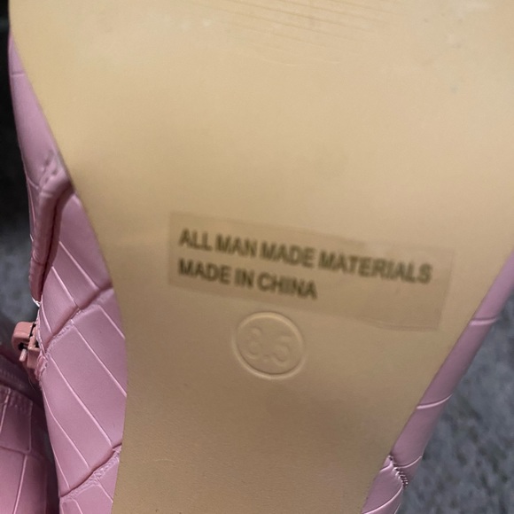 NWT Baby Pink Boots - Picture 8 of 8